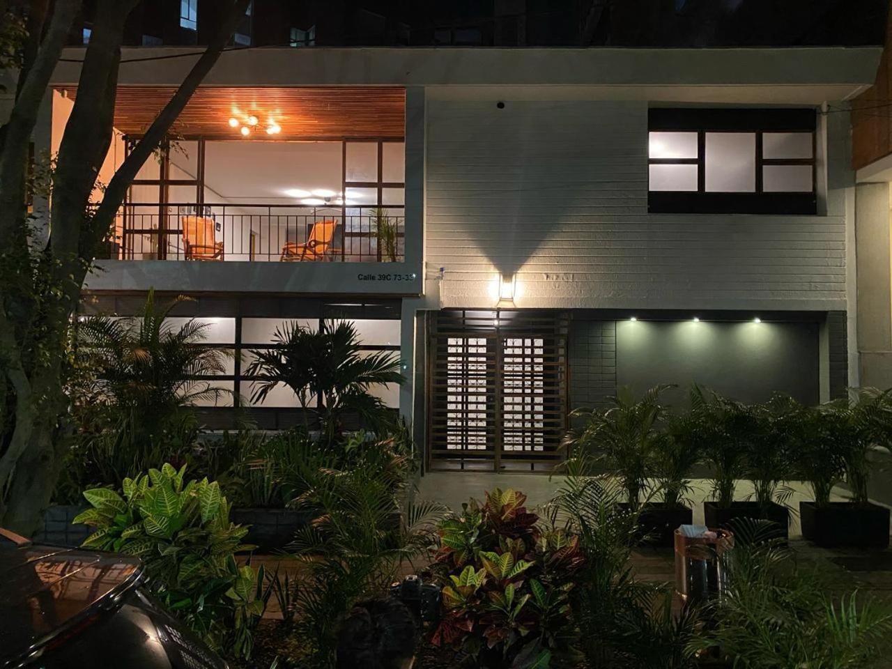 Casa Mosaiko Primer Parque Laureles เมเดยิน ภายนอก รูปภาพ